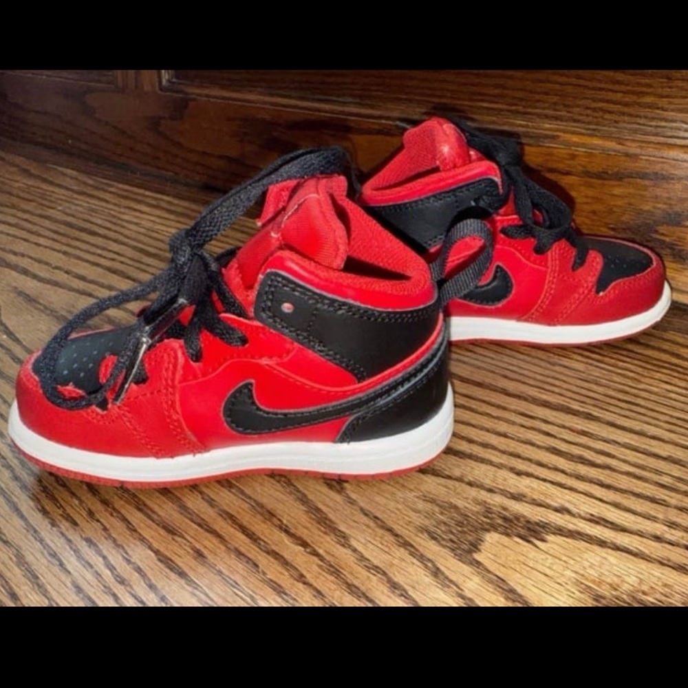 Black and red Air Jordan’s 7C - Picture 7 of 7